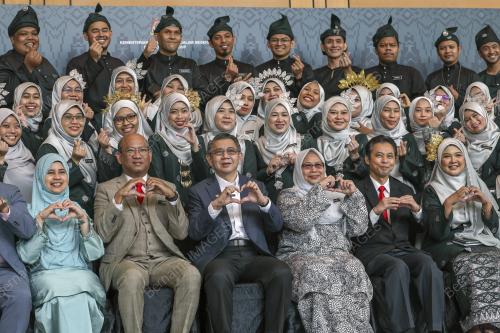 DATUK SERI SALAHUDDIN AYUB