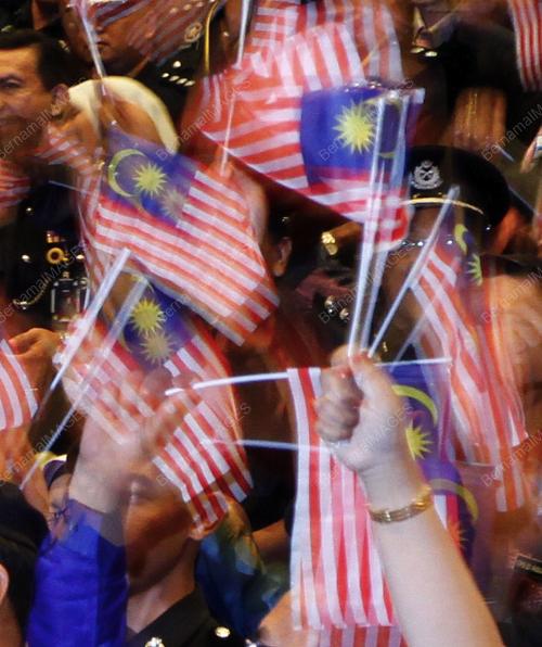 DATUK SERI HISHAMUDDIN TUN HUSSEIN
