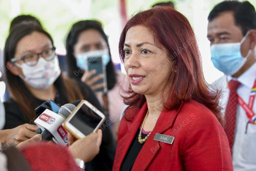 DATUK SURIANI AHMAD