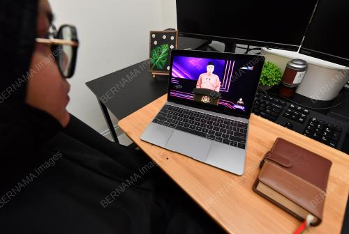 DATUK SERI ISMAIL SABRI YAAKOB