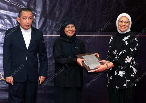 PTJ13_27112019_BUKU_BN201911258823