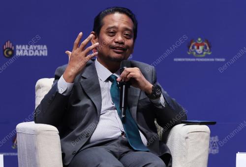 DATUK KAMARUL A MUHAMED