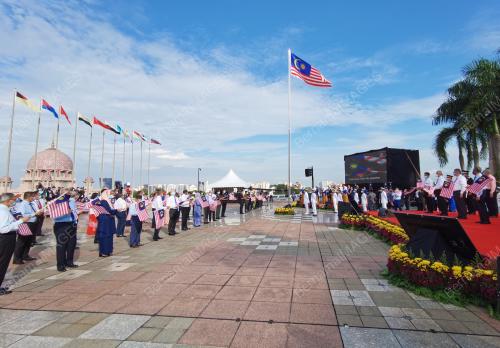 TAN SRI MUHYIDDIN YASSIN