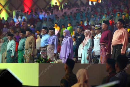 AL-SULTAN ABDULLAH RI'AYATUDDIN AL-MUSTAFA BILLAH SHAH