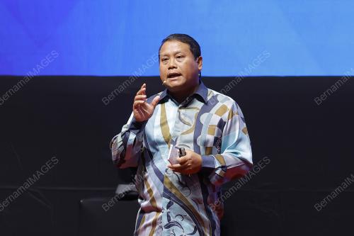 DATUK NOR AZMIE DIRON