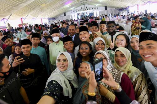DATUK SERI ISMAIL SABRI YAAKOB
