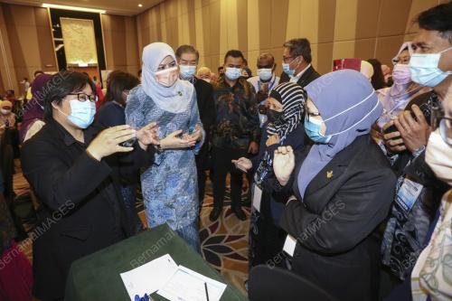 DATUK SERI RINA MOHD HARUN