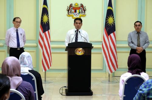 DR MOHD RADZI MD JIDIN