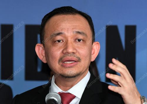 DR MASZLEE MALIK
