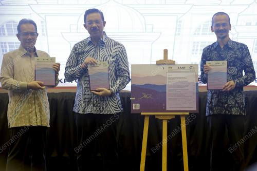 TAN SRI MOHD ZUKI ALI