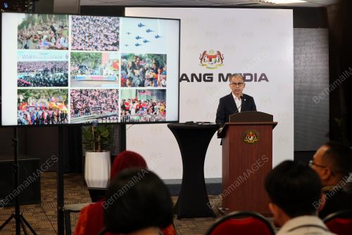 DATUK FAHMI FADZIL