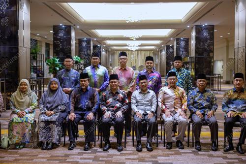 DATUK DR MOHD NAIM MOKHTAR