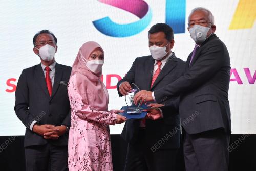 DATUK SERI MAHDZIR KHALID
