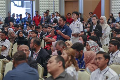 SESI TOWN HALL AUKU