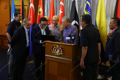 DATUK SERI FADILLAH YUSOF