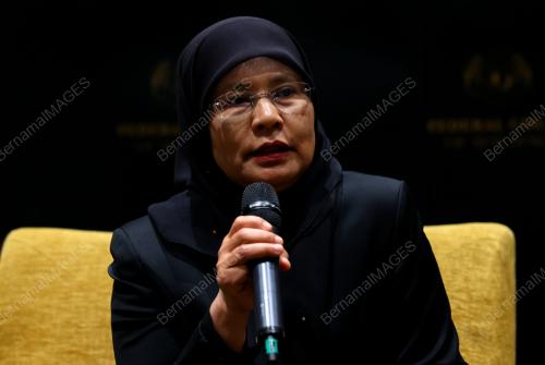 TUN TENGKU MAIMUN TUAN MAN