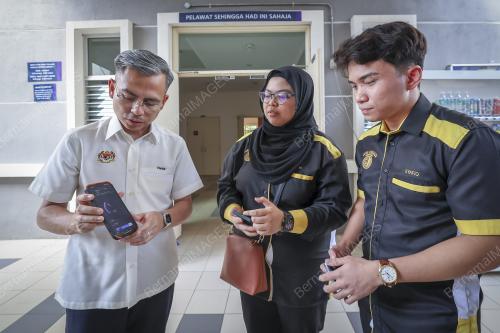 FAHMI FADZIL