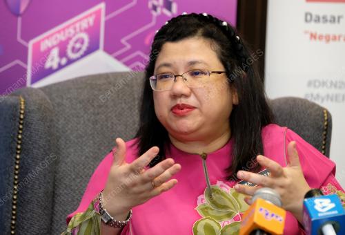 DATUK WAN SURAYA WAN MD RADZI