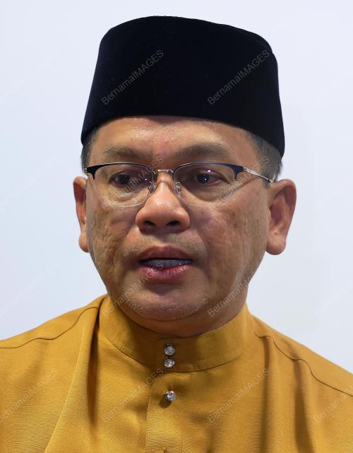 DATUK DR MOHD NA'IM MOKHTAR