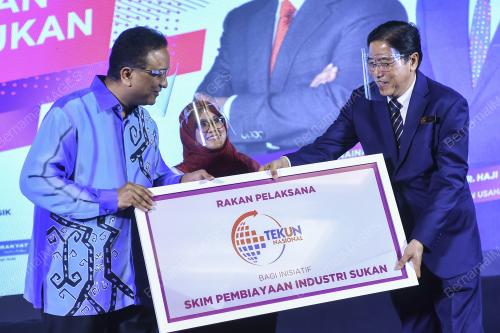 DATUK SERI REEZAL MERICAN NAINA MERICAN