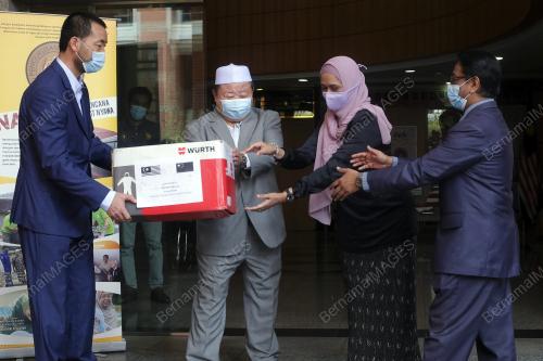 DATIN MASTURA YAZID