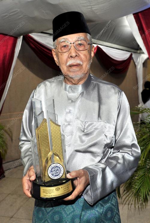 PTJ14_11122016_ANUGERAH