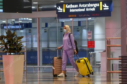 PEMGEMBARA TIBA DI MALAYSIA