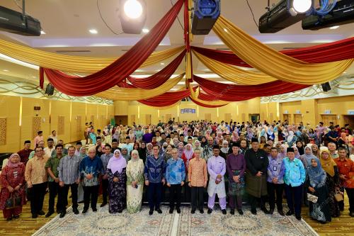 DATUK FAHMI FADZIL