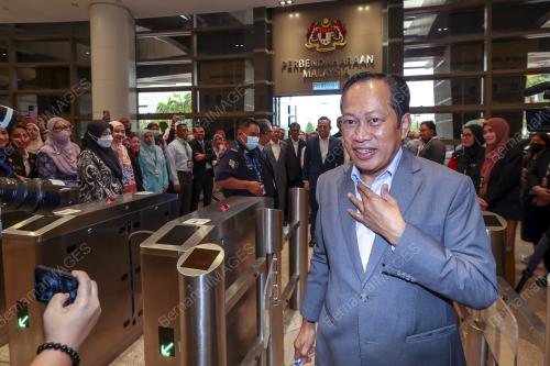 DATUK SERI AHMAD MASLAN