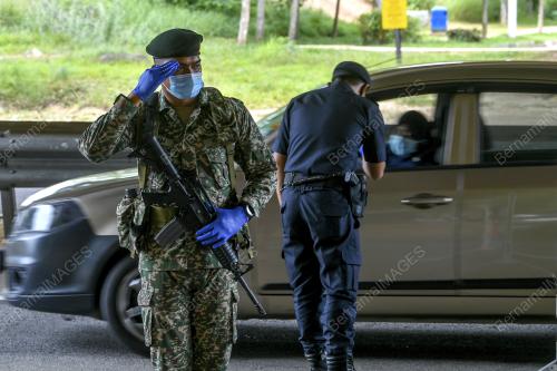 TENTERA & POLIS PETUGAS BARISAN HADAPAN