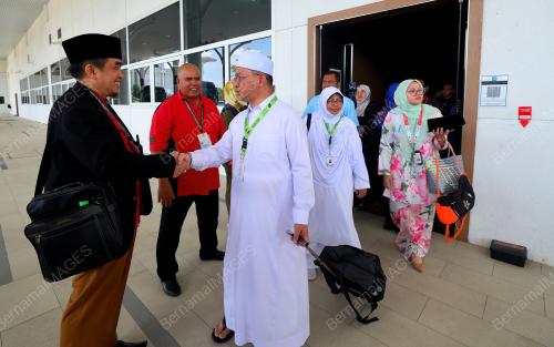 DATUK DR MOHD NA'IM MOKHTAR