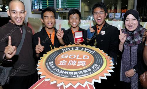 PTJ14_14022012_GOLD