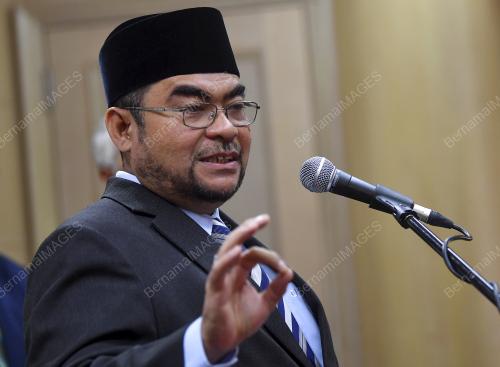 DATUK SERI DR MUJAHID YUSOF