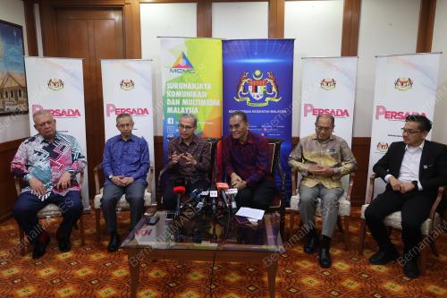 DATUK FAHMI FADZIL