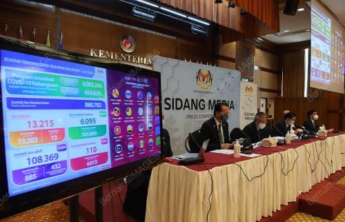 DATUK SERI DR ADHAM BABA