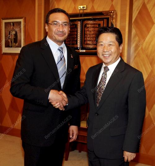 DATUK SERI HISHAMUDDIN TUN HUSSEIN