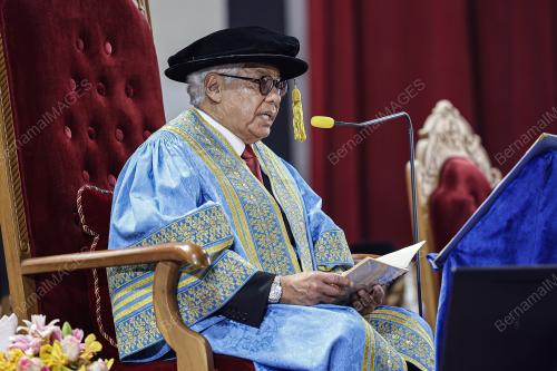 TUN AHMAD FUZI ABDUL RAZAK