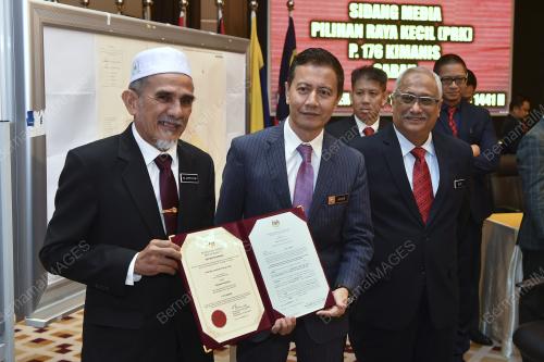 DATUK AZHAR AZIZAN HARUN