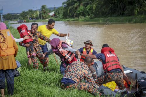 BANJIR DI KAMPUNG SRI TANJUNG