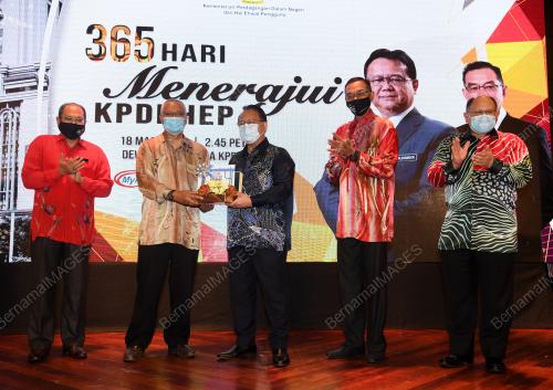 DATUK SERI ALEXANDER NANTA LINGGI