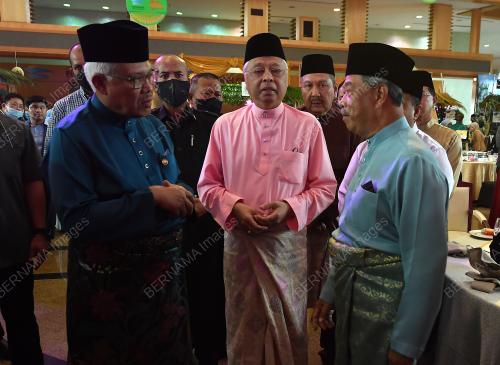 DATUK SERI ISMAIL SABRI YAAKOB