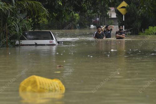 BANJIR DI DENGKIL