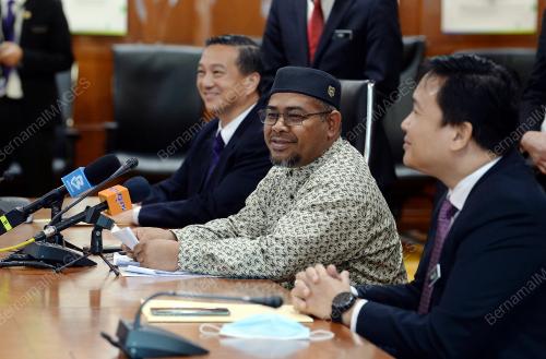 DATUK DR MOHD KHAIRUDDIN AMAN RAZALI