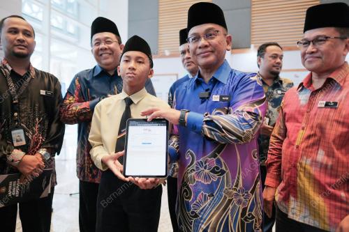 DATUK DR MOHD NA'IM MOKHTAR