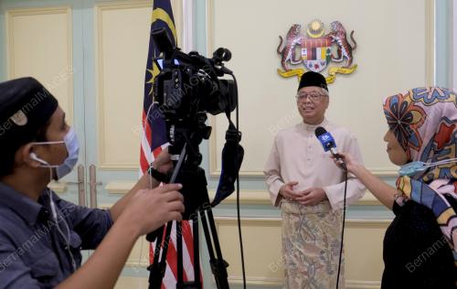 DATUK SERI ISMAIL SABRI YAAKOB