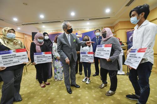 DATUK SERI DR WAN JUNAIDI TUANKU JAAFAR