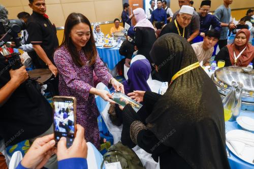 HANNAH YEOH