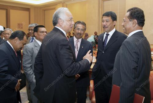 MOHD NAJIB TUN ABDUL RAZAK
