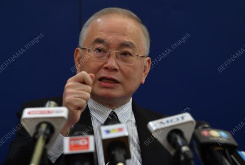 DATUK SERI DR WEE KA SIONG