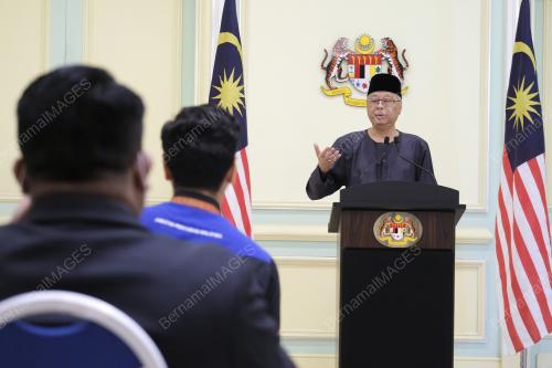 DATUK SERI ISMAIL SABRI YAAKOB